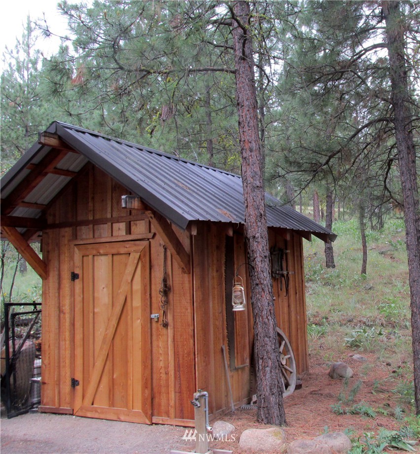 21 Balsamroot Road Winthrop, WA 98862 - Photo 7 of 23 Gallery Image 7