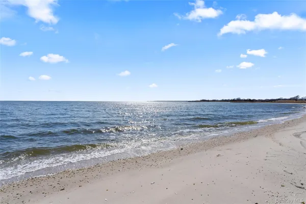 $1,548,000 | 345 Durkee Lane, East Patchogue, NY 11772