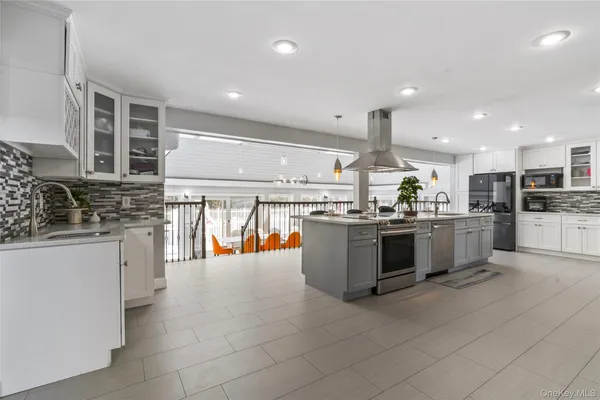 $1,548,000 | 345 Durkee Lane, East Patchogue, NY 11772