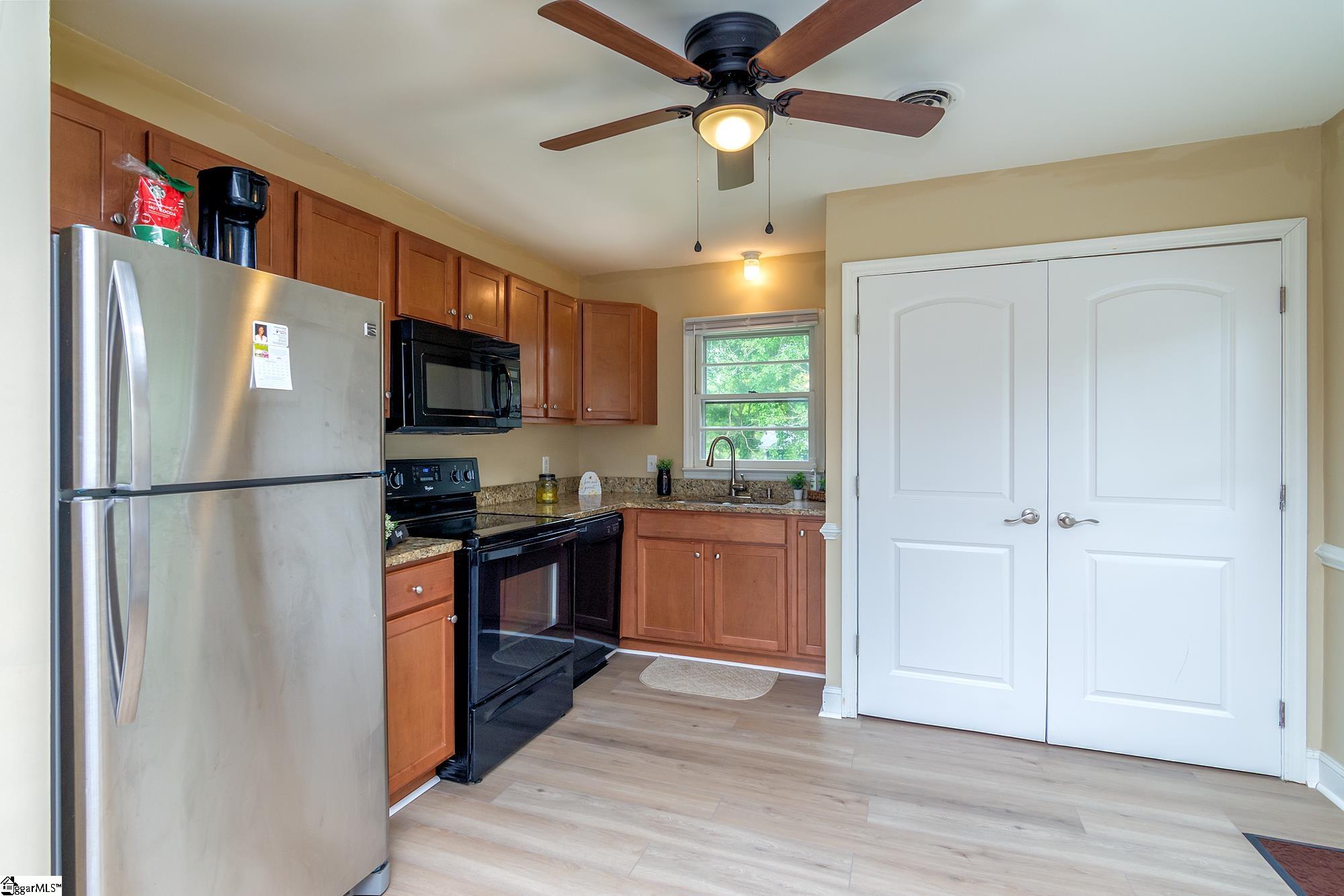 115 Johnson Street Duncan, SC 29334 - Photo 8 of 22 Gallery Image 8