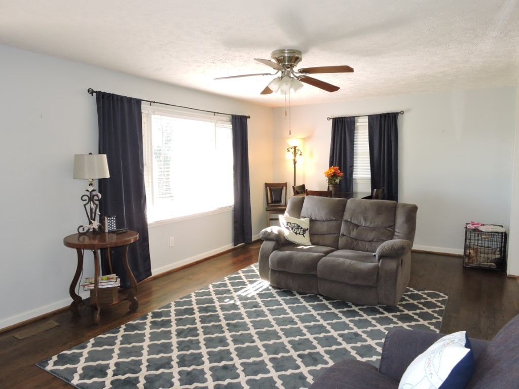 166 Sixteenth Model Road Manchester, TN 37355 - Photo 4 of 17 a living room with furniture and a window