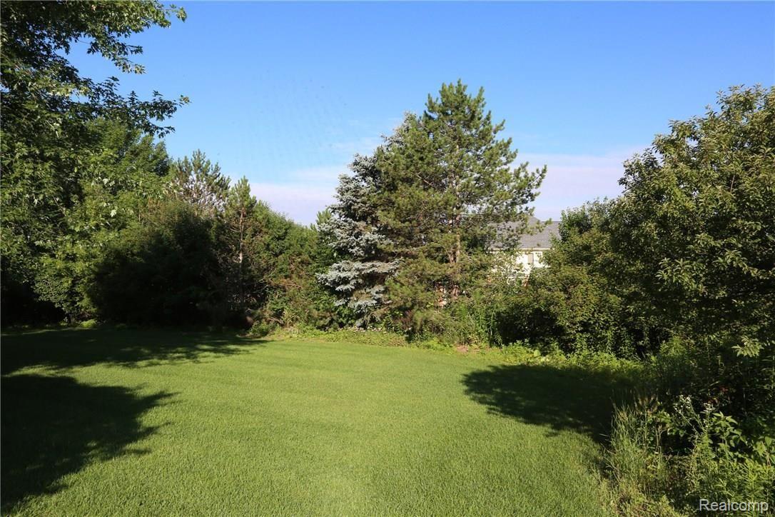 4202 Oak Tree Circle Rochester, MI 48306 - Photo 23 of 25 22.jpg