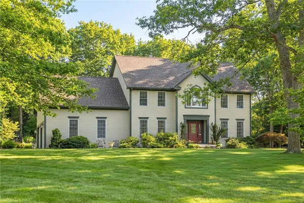 $899,900 | 307 White Horn Drive, South Kingstown, RI 02881