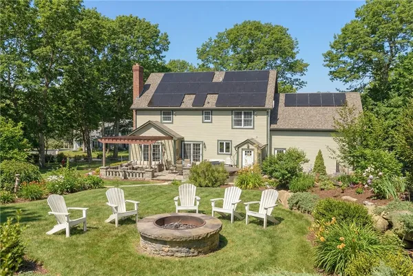 $899,900 | 307 White Horn Drive, South Kingstown, RI 02881