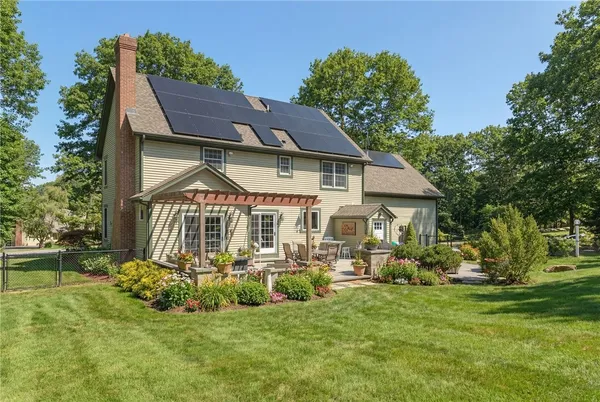 $899,900 | 307 White Horn Drive, South Kingstown, RI 02881