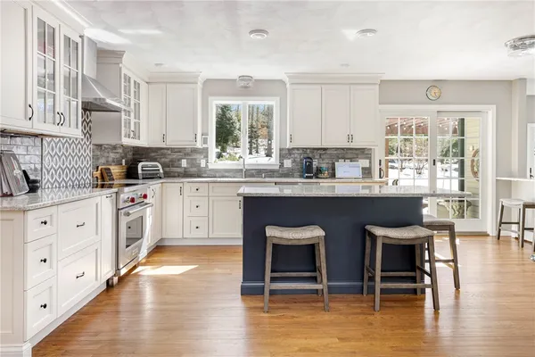 $899,900 | 307 White Horn Drive, South Kingstown, RI 02881