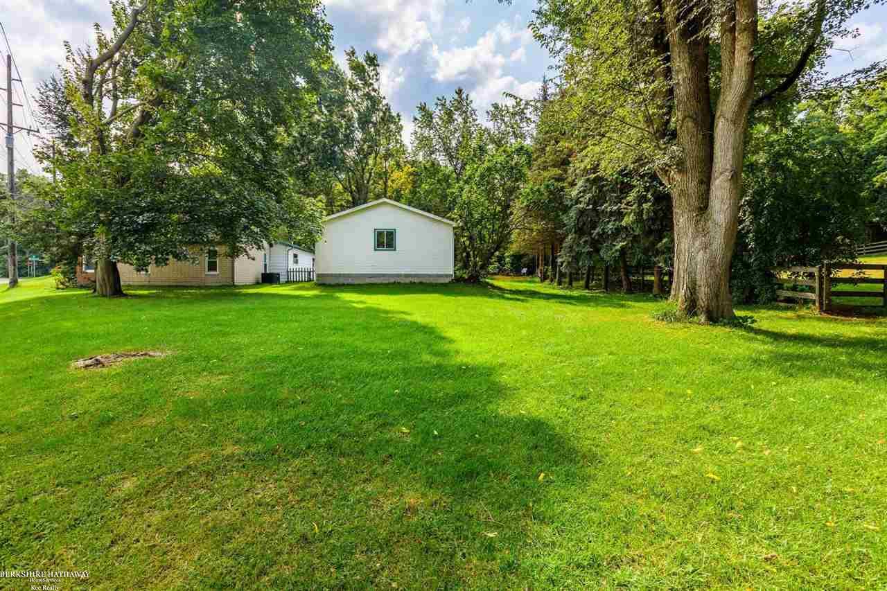 1025 Rochester Road Leonard, MI 48367 - Photo 6 of 23
