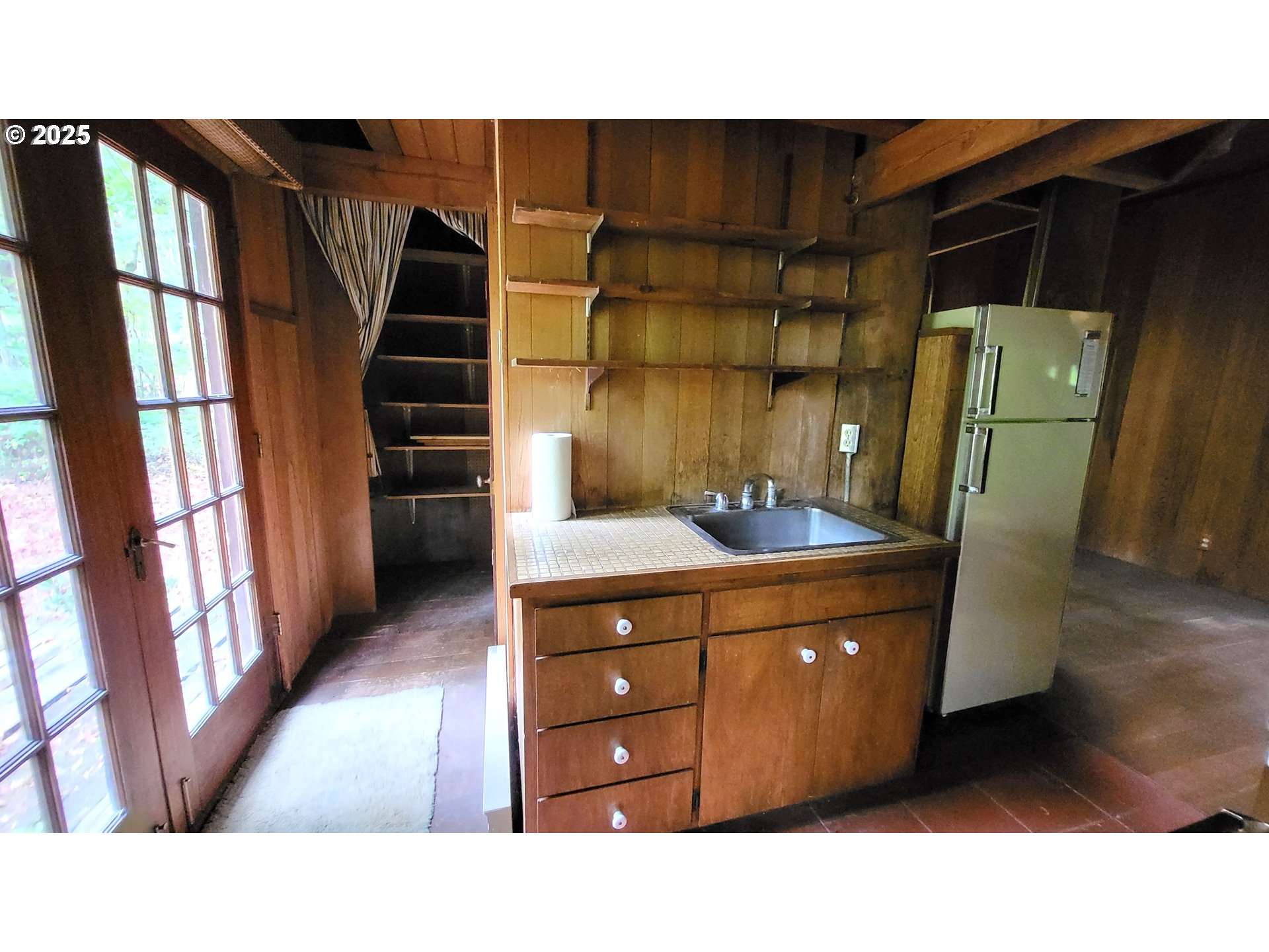 82147 Lost Valley Lane Dexter, OR 97431 - Photo 8 of 19 a bathroom with a sink and a mirror