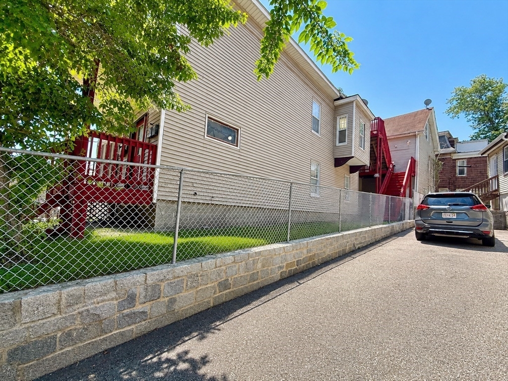 15 May Street Worcester, MA 01610 - Photo 3 of 20