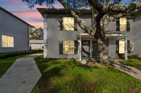 $2,200 | 5182 Sunridge Palms Drive, Unit 5182, Tampa, FL 33617