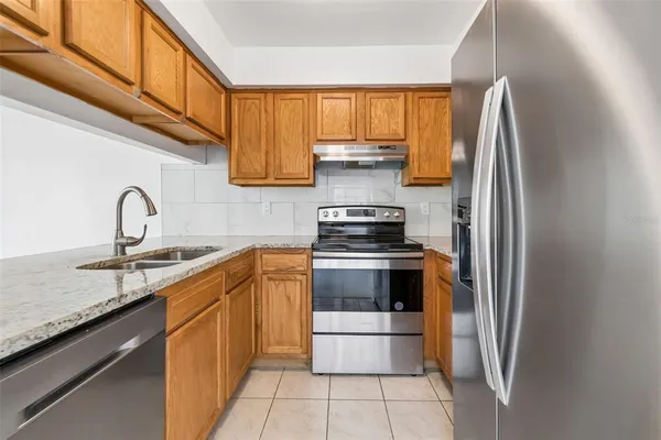 $2,200 | 5182 Sunridge Palms Drive, Unit 5182, Tampa, FL 33617