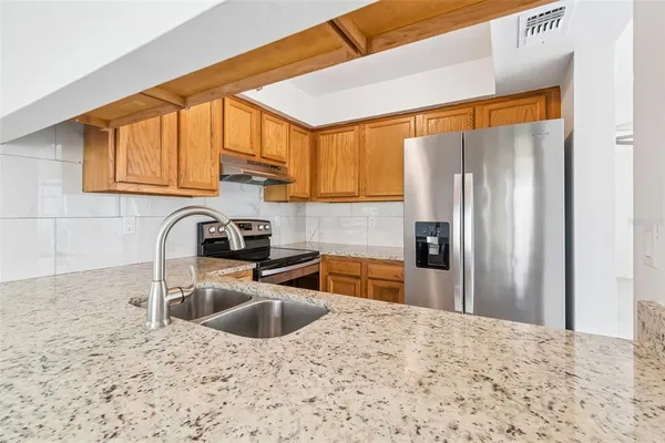 $2,200 | 5182 Sunridge Palms Drive, Unit 5182, Tampa, FL 33617