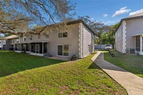 $2,200 | 5182 Sunridge Palms Drive, Unit 5182, Tampa, FL 33617