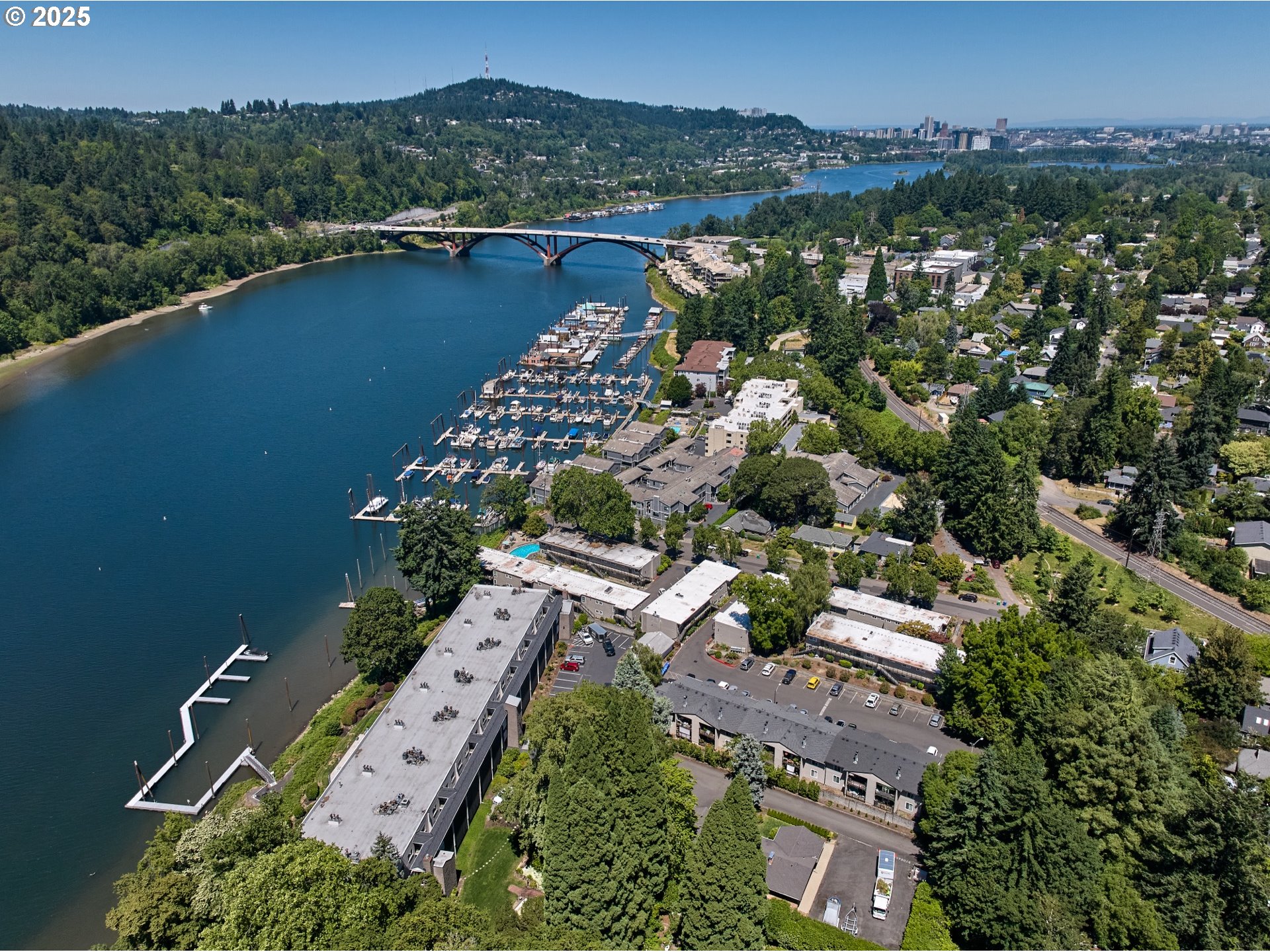 790 Southeast Webber Street, Unit 401 Portland, OR 97202 - Photo 37 of 43 an aerial view of multiple house