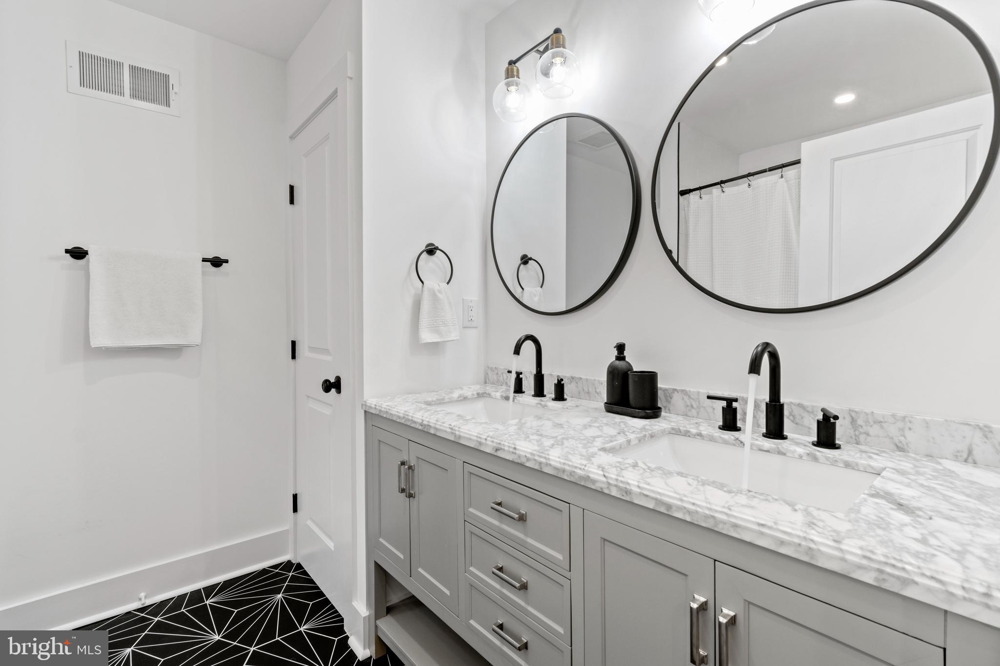 917 Reed Street Philadelphia, PA 19147 - Photo 22 of 36 Gallery Image 22