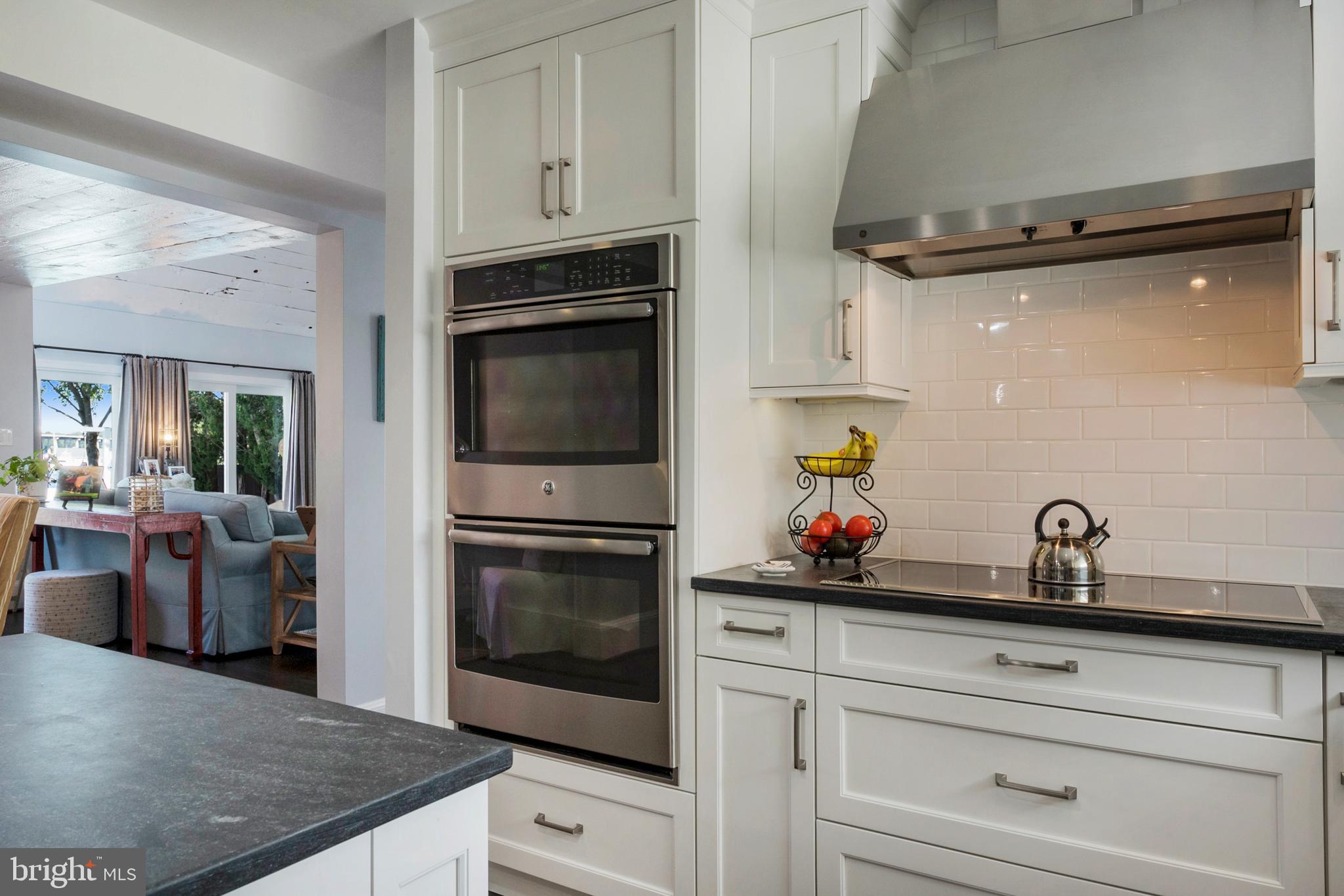 252 Riverside Road Edgewater, MD 21037 - Photo 13 of 90 Kitchen with double wall ovens