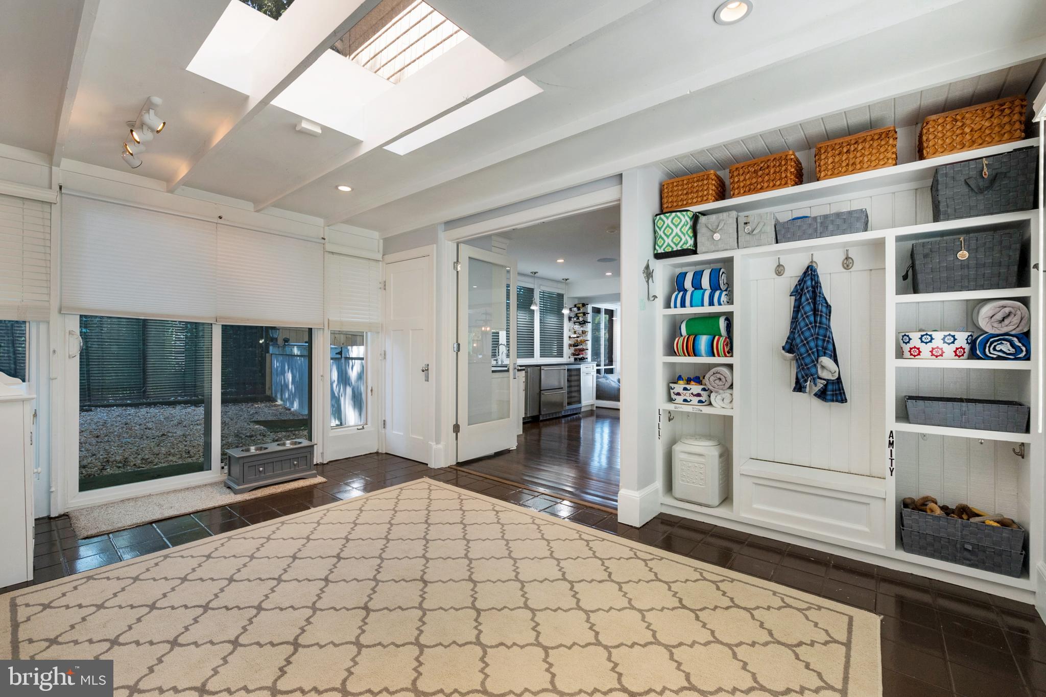 252 Riverside Road Edgewater, MD 21037 - Photo 25 of 90 Mud room