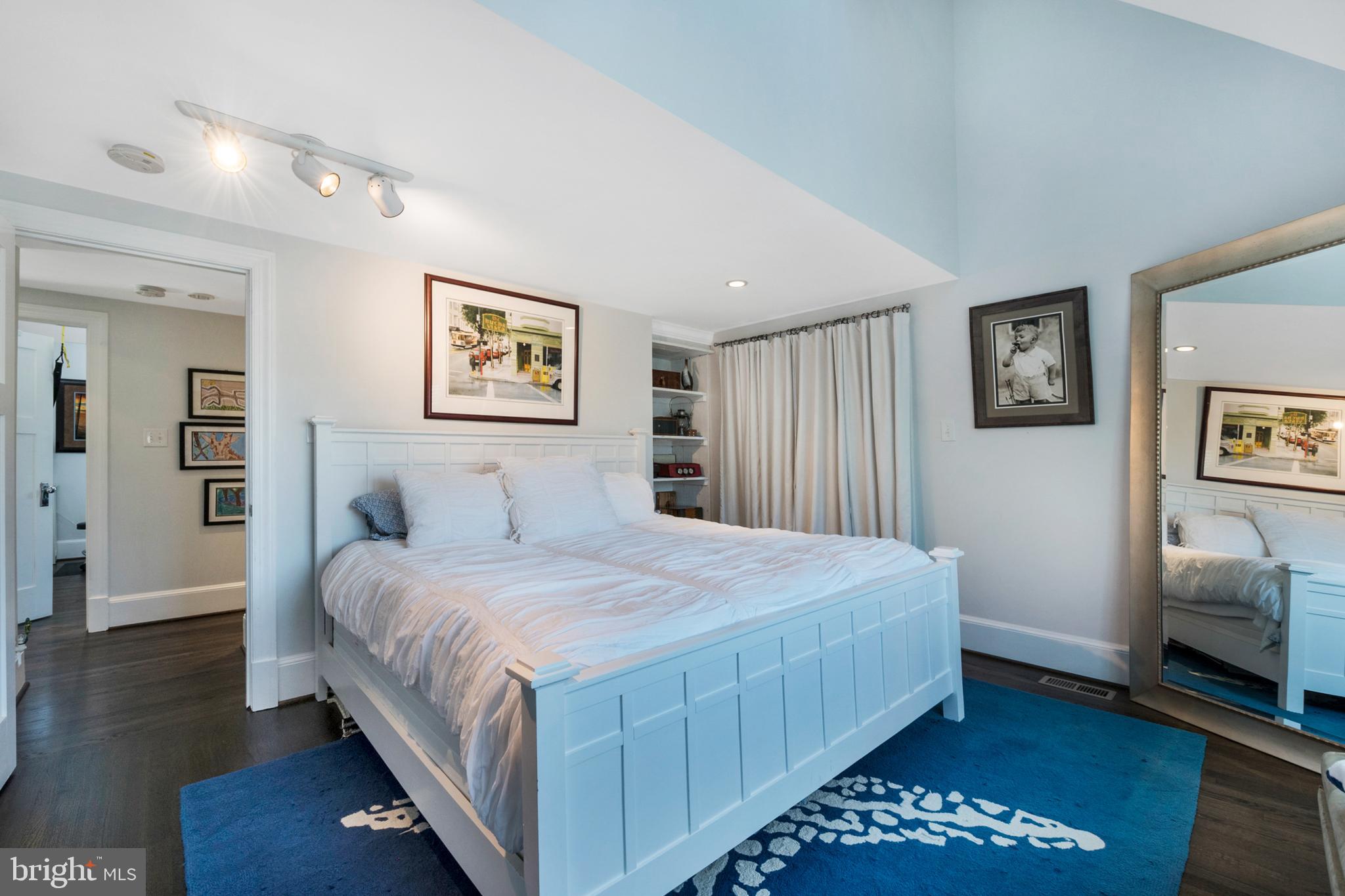 252 Riverside Road Edgewater, MD 21037 - Photo 45 of 90 Bedroom on waterside - access to balcony