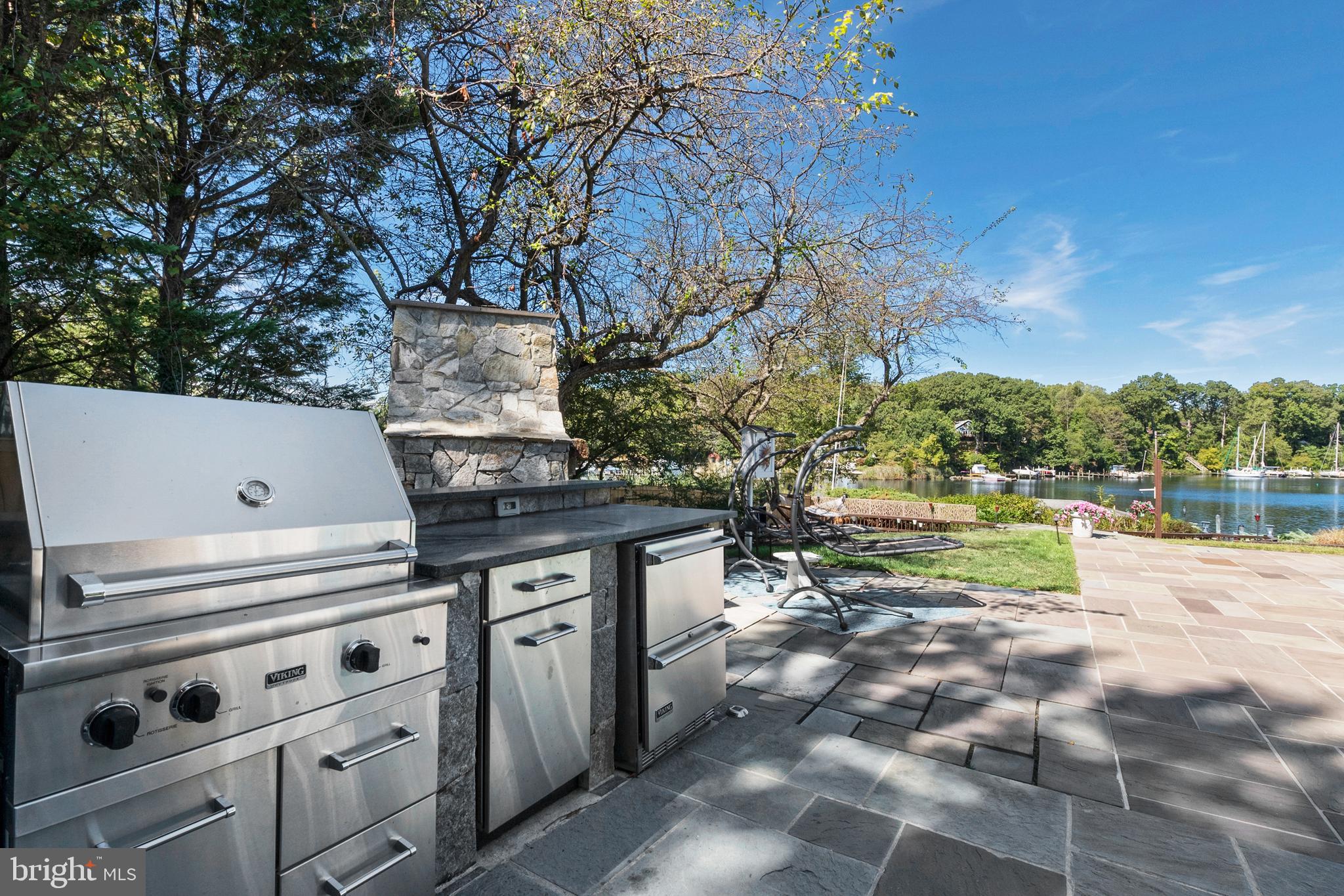 252 Riverside Road Edgewater, MD 21037 - Photo 65 of 90 Outdoor kitchen with top of the line appliances