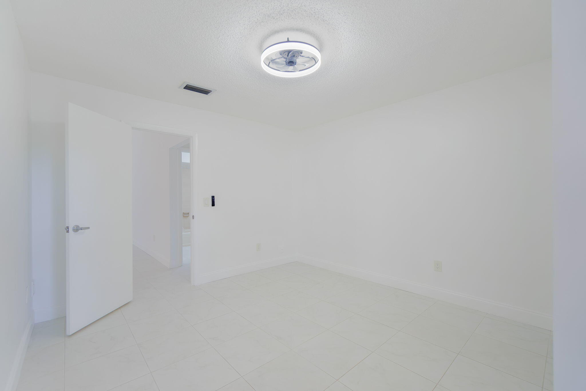 6090 Aloma Lane Boca Raton, FL 33433 - Photo 22 of 31 Guest room