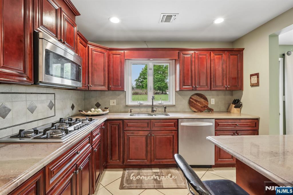 921 Linwood Avenue Ridgewood, NJ 07450 - Photo 12 of 42