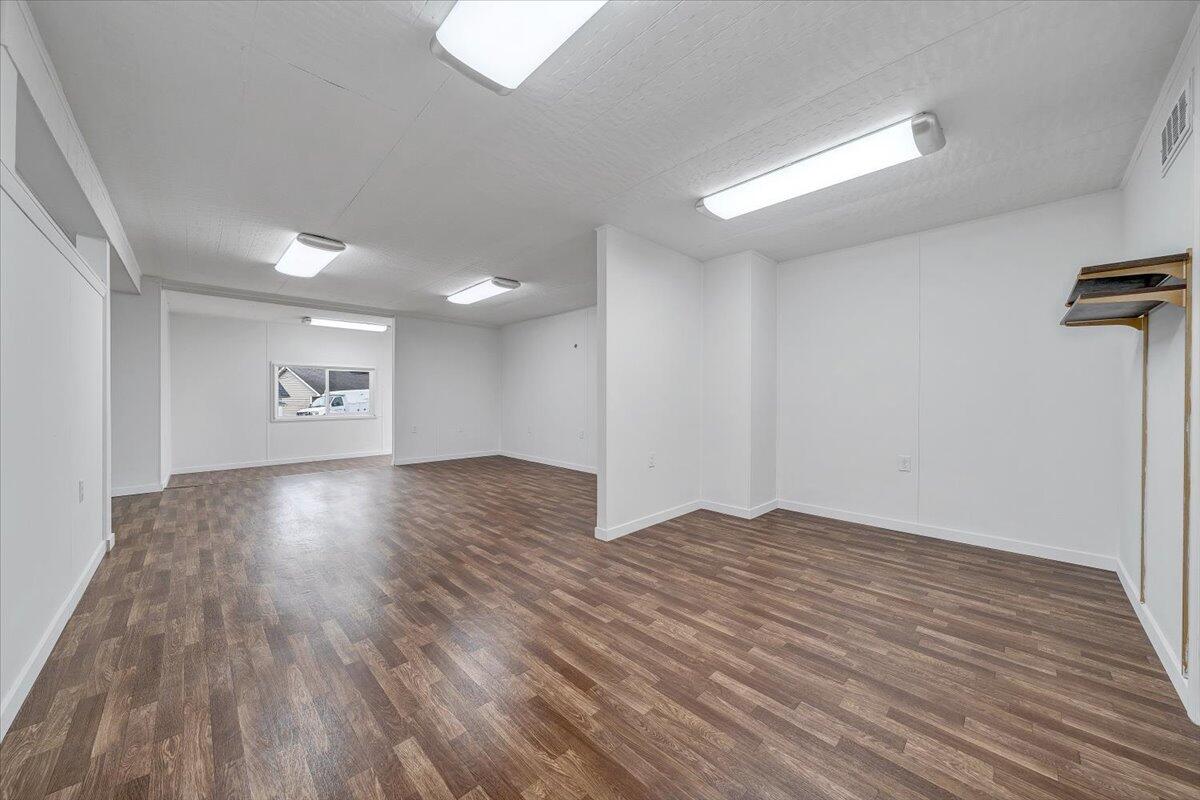 801 Bedford Road Vinton, VA 24179 - Photo 6 of 23 06-MIB08370