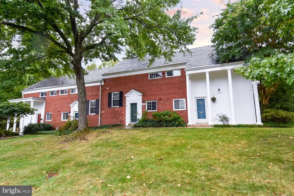 $2,400 | 3132 Martha Custis Drive, Alexandria, VA 22302