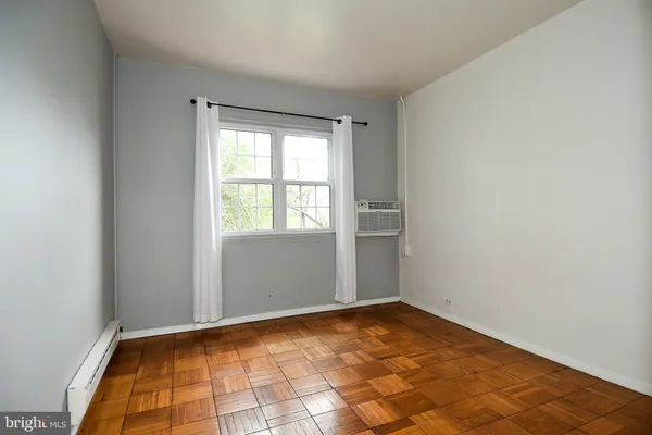 $2,400 | 3132 Martha Custis Drive, Alexandria, VA 22302