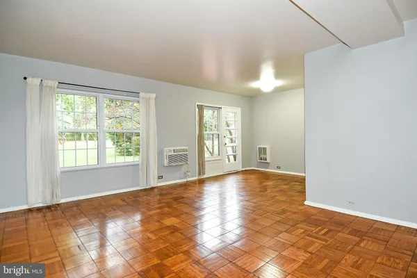 $2,400 | 3132 Martha Custis Drive, Alexandria, VA 22302