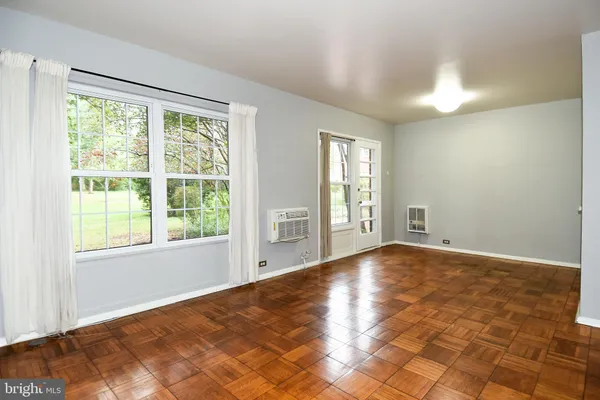 $2,400 | 3132 Martha Custis Drive, Alexandria, VA 22302
