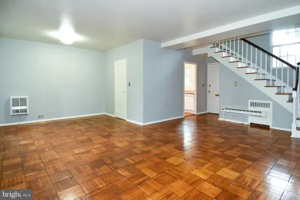 $2,400 | 3132 Martha Custis Drive, Alexandria, VA 22302
