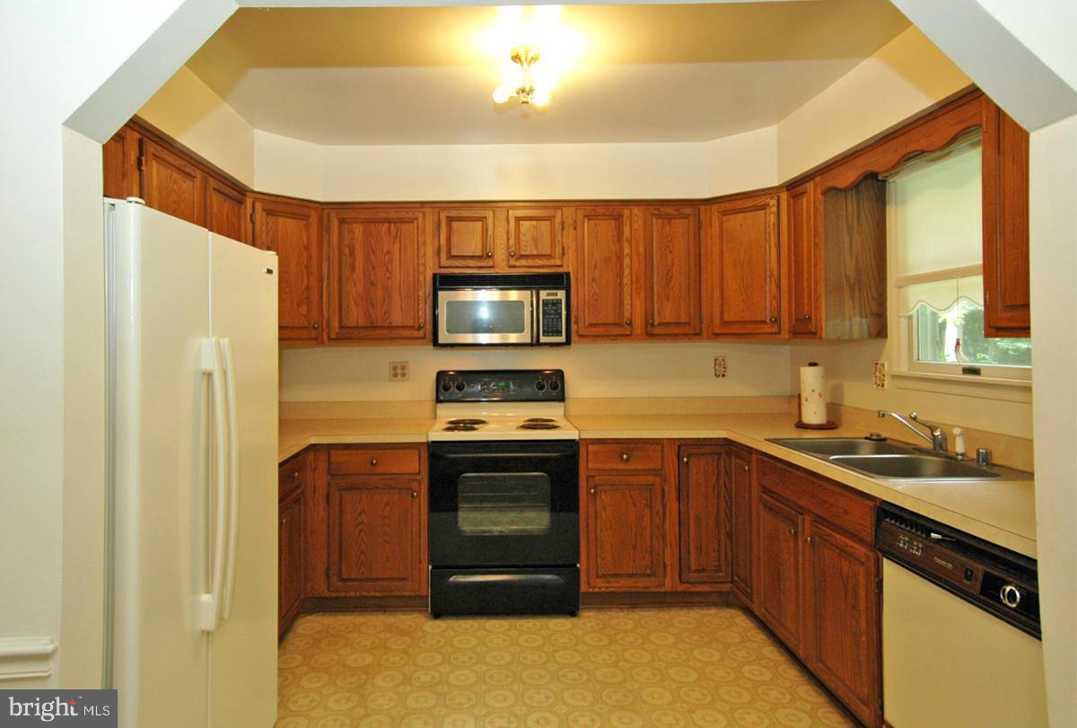 15817 Menk Road Accokeek, MD 20607 - Photo 12 of 20 Kitchen