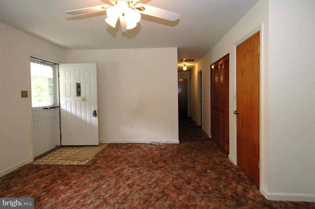 15817 Menk Road Accokeek, MD 20607 - Photo 6 of 20 Living Room