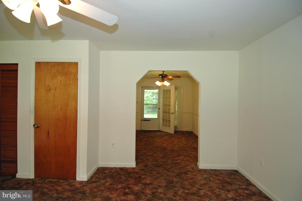15817 Menk Road Accokeek, MD 20607 - Photo 7 of 20 Living Room