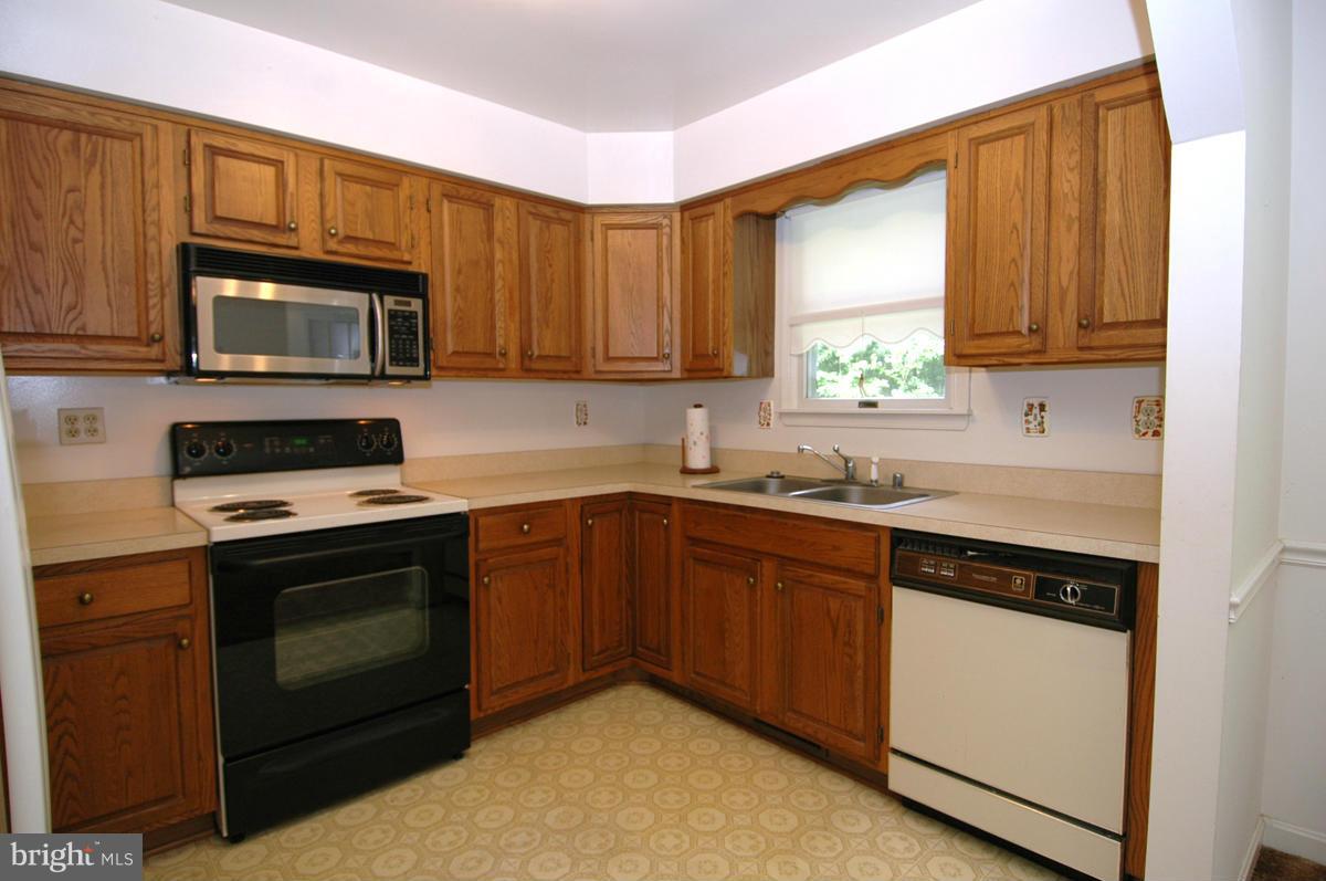 15817 Menk Road Accokeek, MD 20607 - Photo 10 of 20 Kitchen