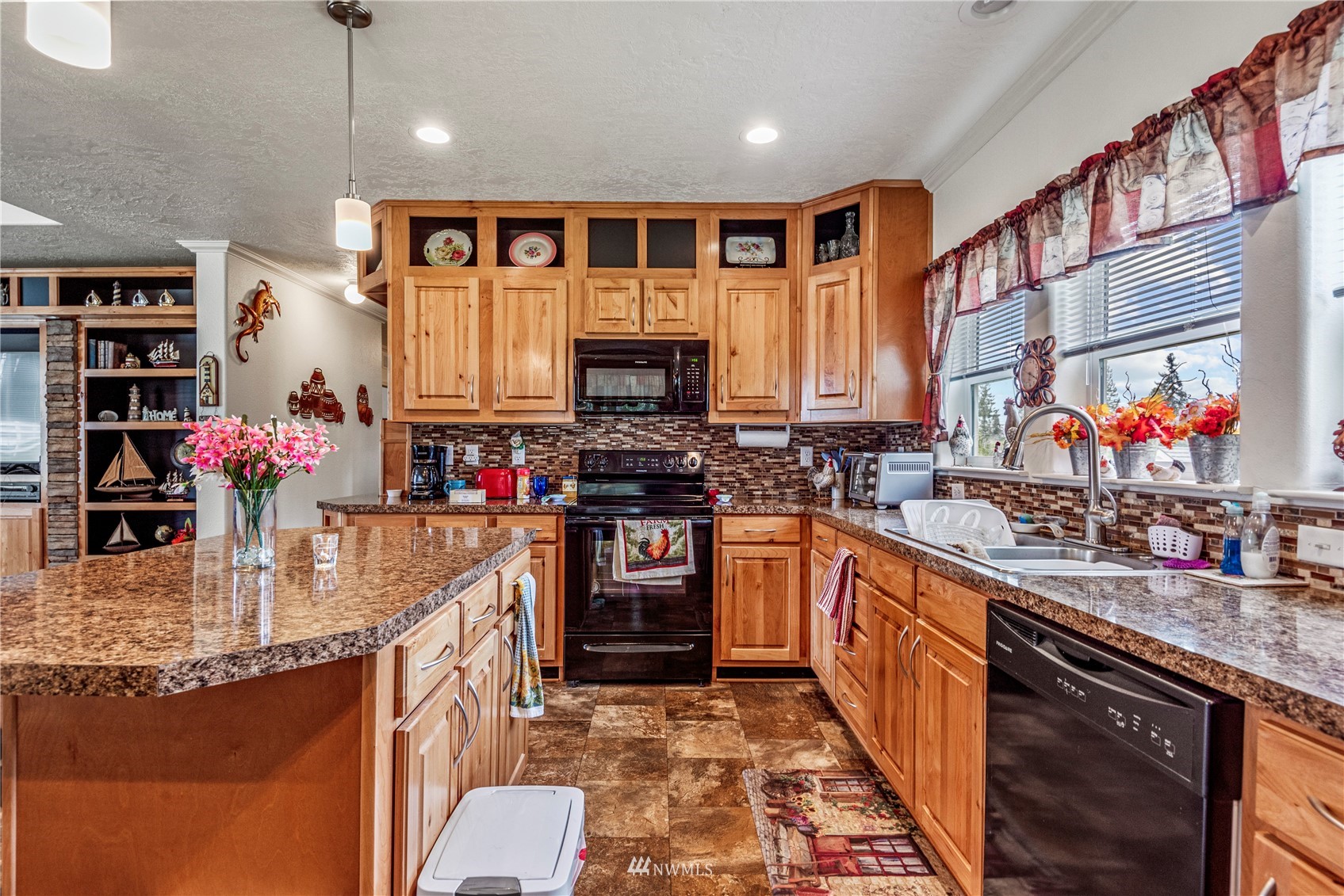 945 Middle Fork Road Onalaska, WA 98570 - Photo 6 of 33 Gallery Image 6