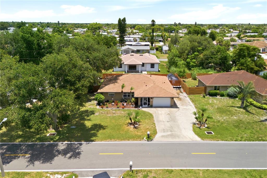 541 Morningside Road Venice, FL 34293 - Photo 2 of 37