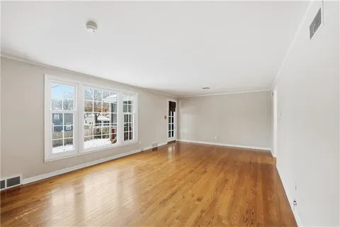 $275,000 | 4100 West 75th Street, Prairie Village, KS 66208