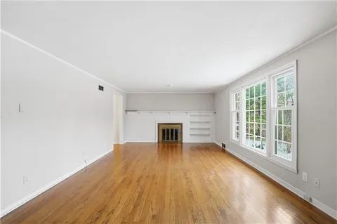 $275,000 | 4100 West 75th Street, Prairie Village, KS 66208