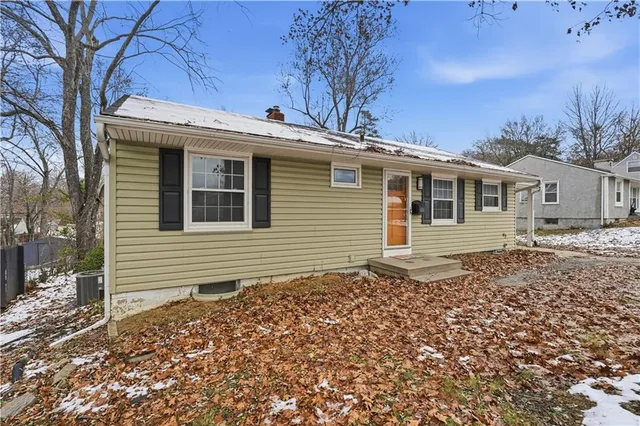 $275,000 | 4100 West 75th Street, Prairie Village, KS 66208