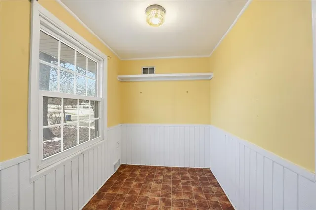 $275,000 | 4100 West 75th Street, Prairie Village, KS 66208