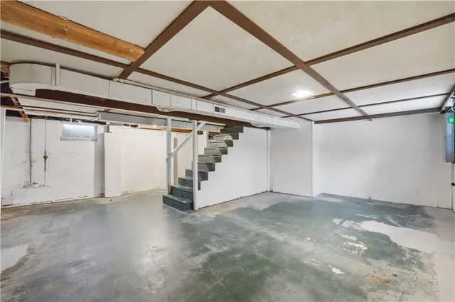 $275,000 | 4100 West 75th Street, Prairie Village, KS 66208