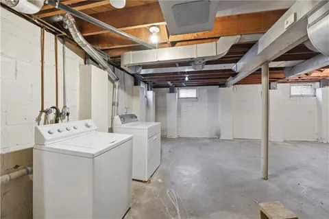 $275,000 | 4100 West 75th Street, Prairie Village, KS 66208