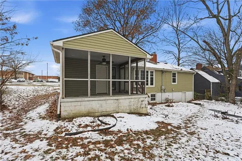 $275,000 | 4100 West 75th Street, Prairie Village, KS 66208