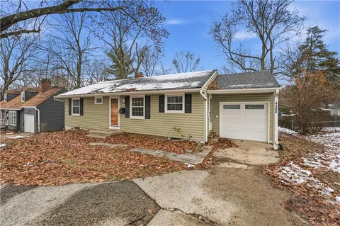 $275,000 | 4100 West 75th Street, Prairie Village, KS 66208