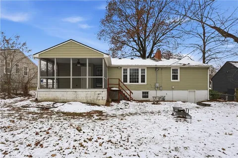 $275,000 | 4100 West 75th Street, Prairie Village, KS 66208