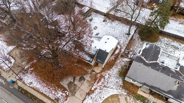 $275,000 | 4100 West 75th Street, Prairie Village, KS 66208