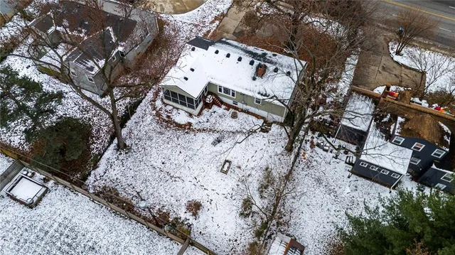 $275,000 | 4100 West 75th Street, Prairie Village, KS 66208