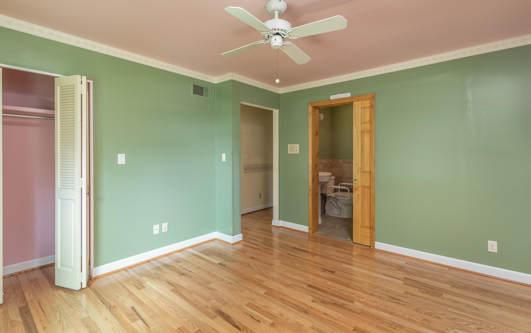 127 Riviera Road Lexington, KY 40509 - Photo 18 of 37 127 Riviera Rd_-15