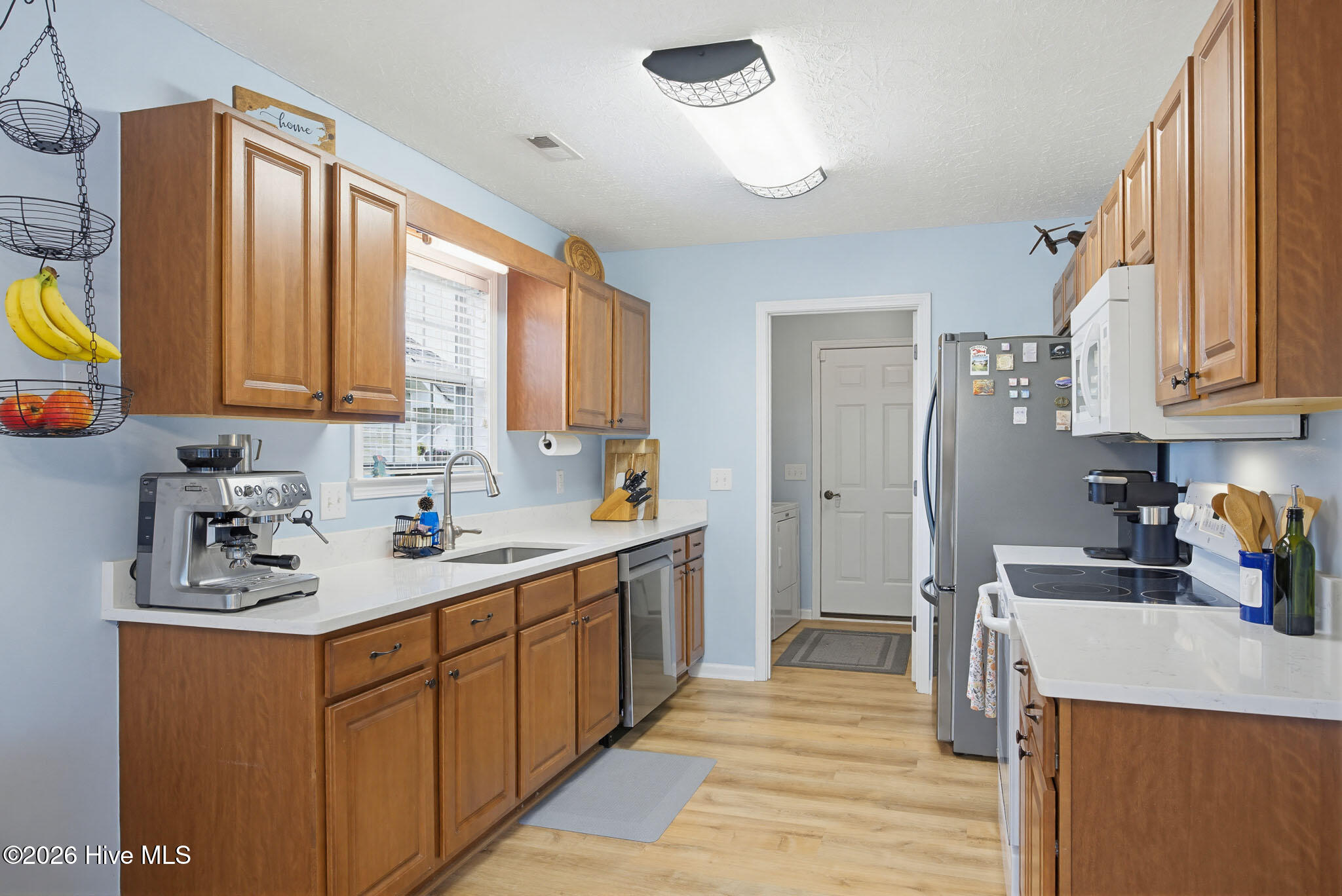 208 Red Carnation Drive Holly Ridge, NC 28445 - Photo 13 of 28 Kitchen